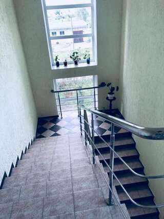 Хостелы Hostel Marichka Хмельник Апартаменты с общей ванной комнатой-17